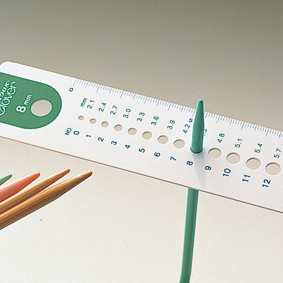Swatch Ruler and Neele Gauge by Clover Needlecraft Assorted, 10cm Japan made