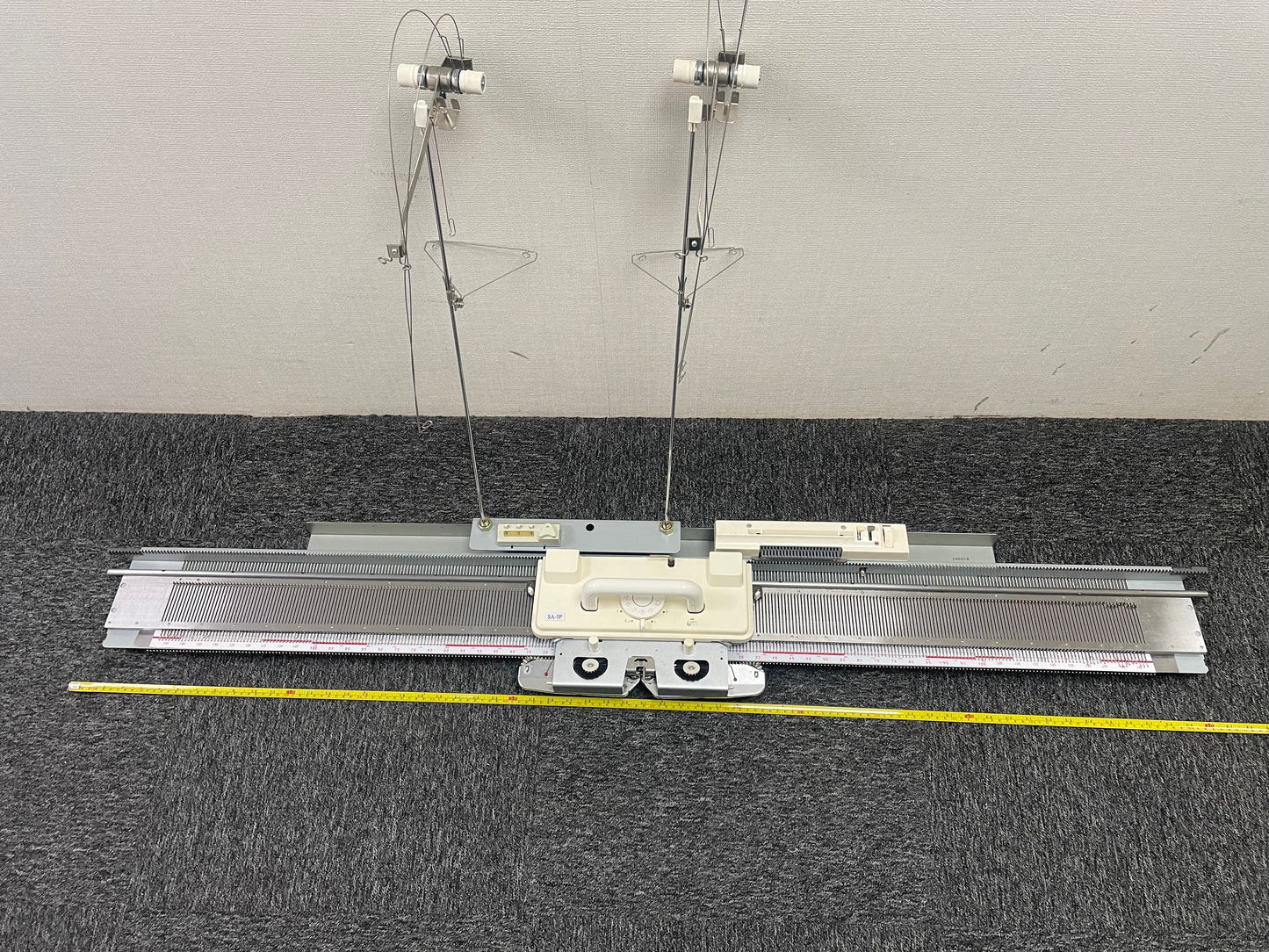 SA5P SINGER / SILVER REED Standard Gauge Punch card Knitting Machine