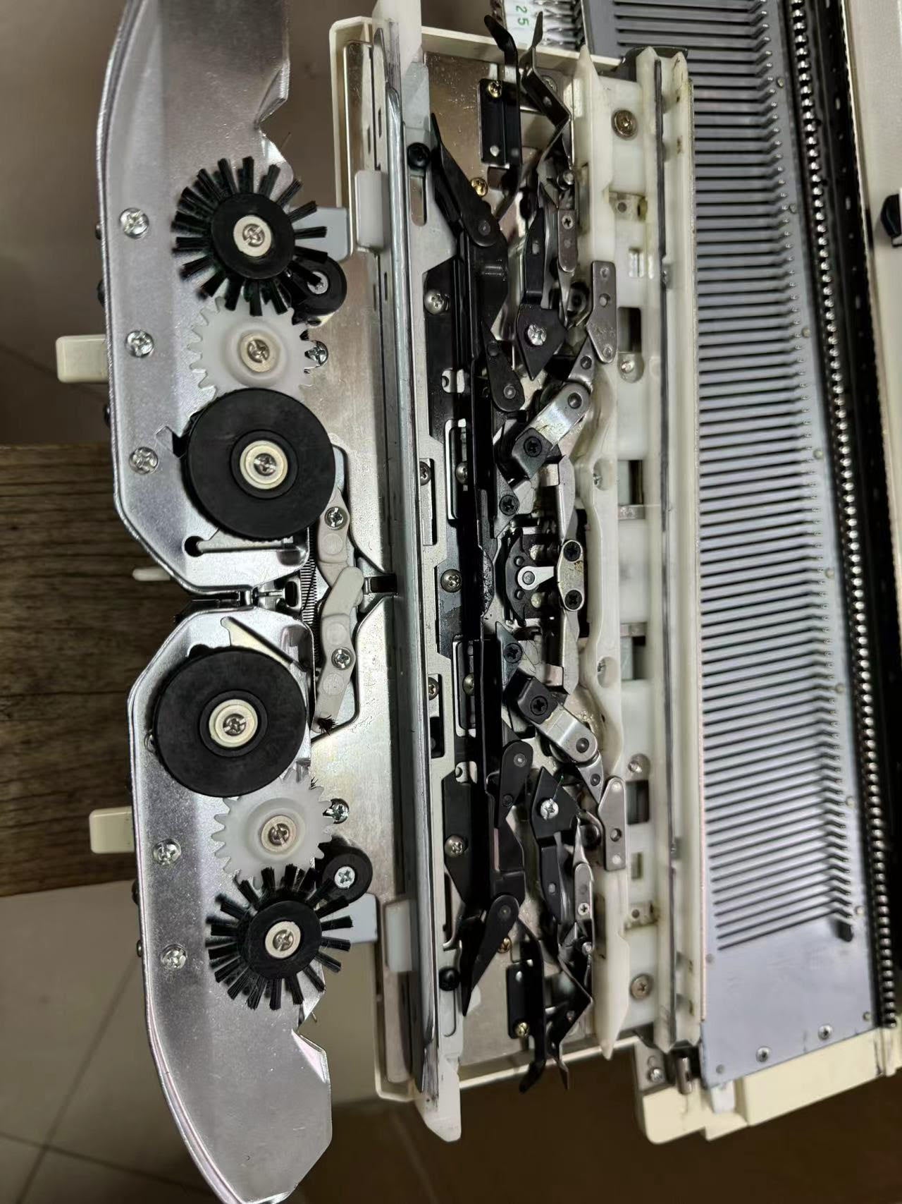 Brother KH970 Electronic Computerized Standard Gauge Knitting Machine
