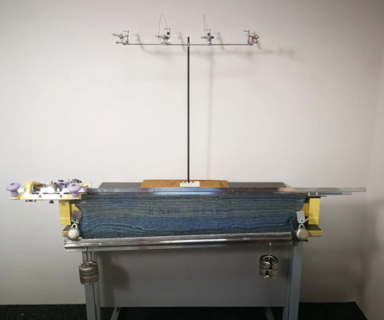 Singer 12 Gauge Intashia Fine Needle Hanging Yarn Knitting Machine