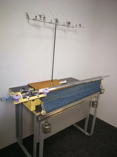 Singer 12 Gauge Intashia Fine Needle Hanging Yarn Knitting Machine