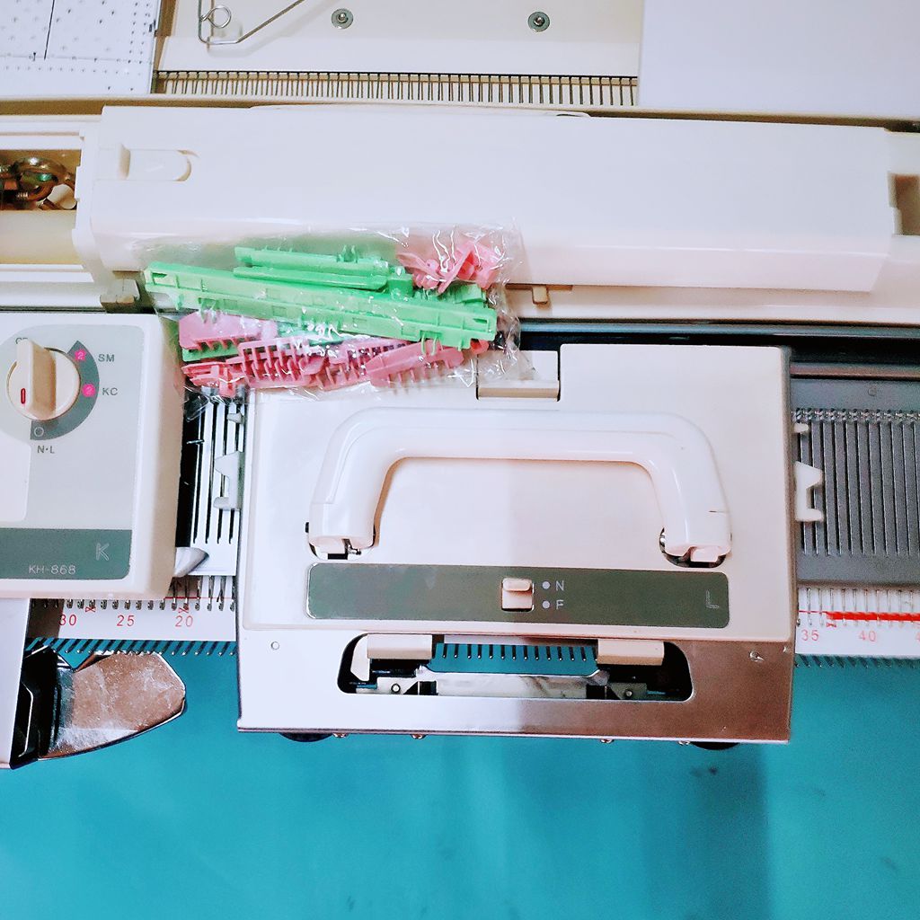 KH868 PUNCH CARD Knitting Machine