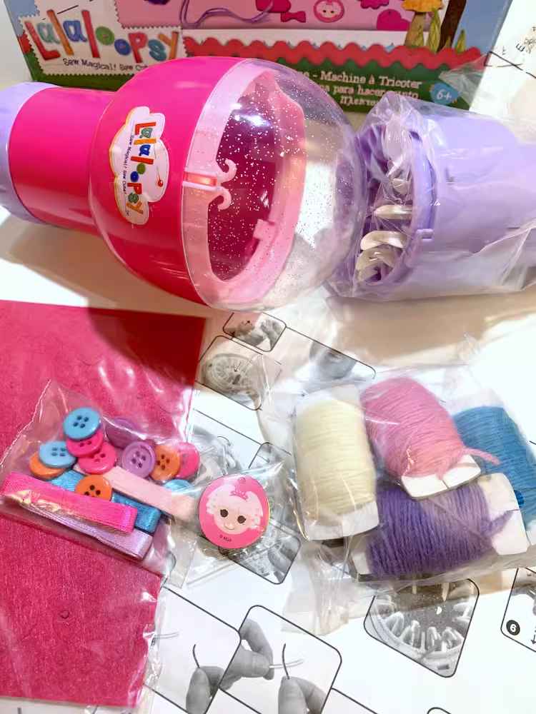 Lala Angel Interesting manual knitting machine knits scarves for dolls 5 years old and above