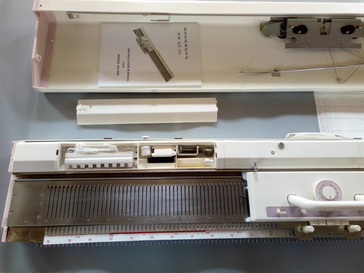 KH260L Long Needle Beds Chunky Gauge knitting machine.