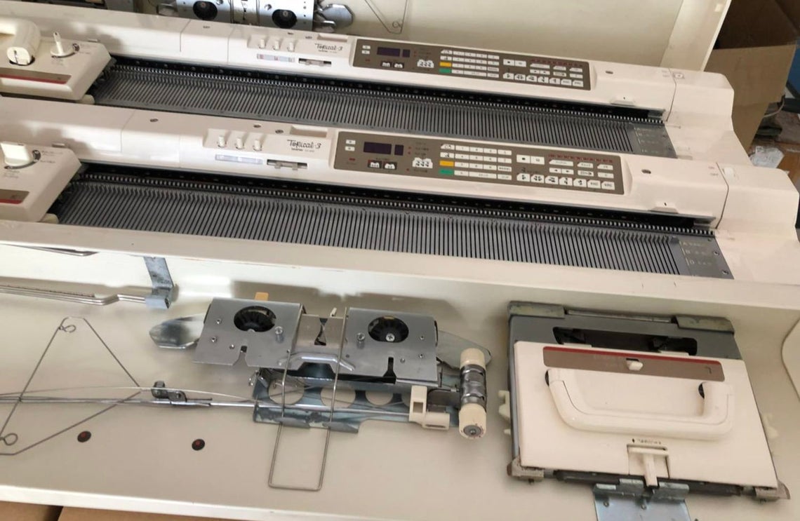 Brother KH930 Electronic Computerized Topical-3 Knitting Machine
